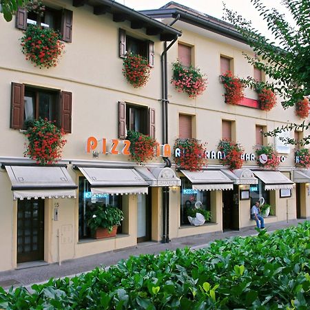 Hotel Ristorante Cigno - Camere And Aparthotel Латизана Екстериор снимка