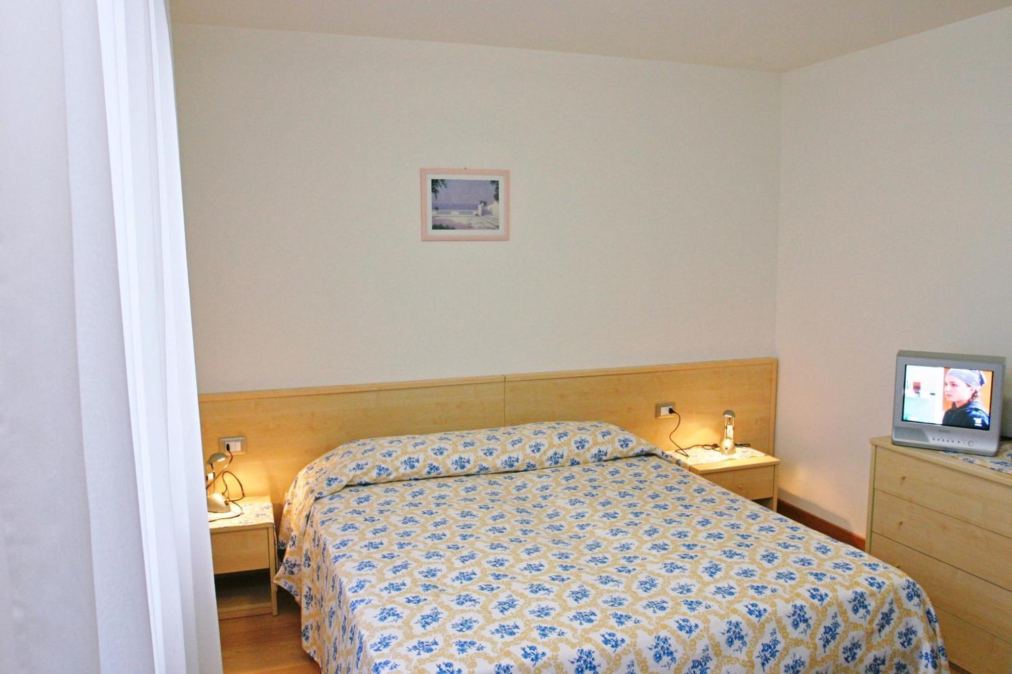 Hotel Ristorante Cigno - Camere And Aparthotel Латизана Екстериор снимка