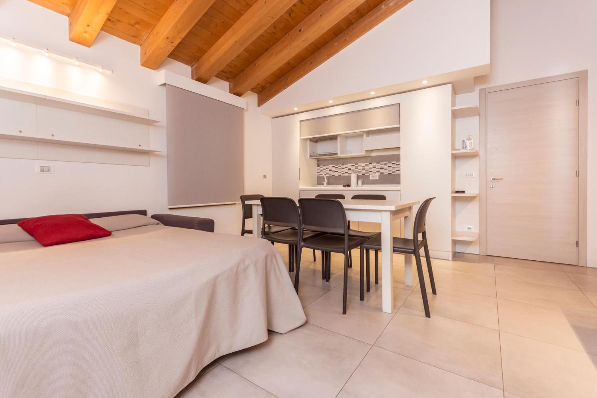 Hotel Ristorante Cigno - Camere And Aparthotel Латизана Екстериор снимка