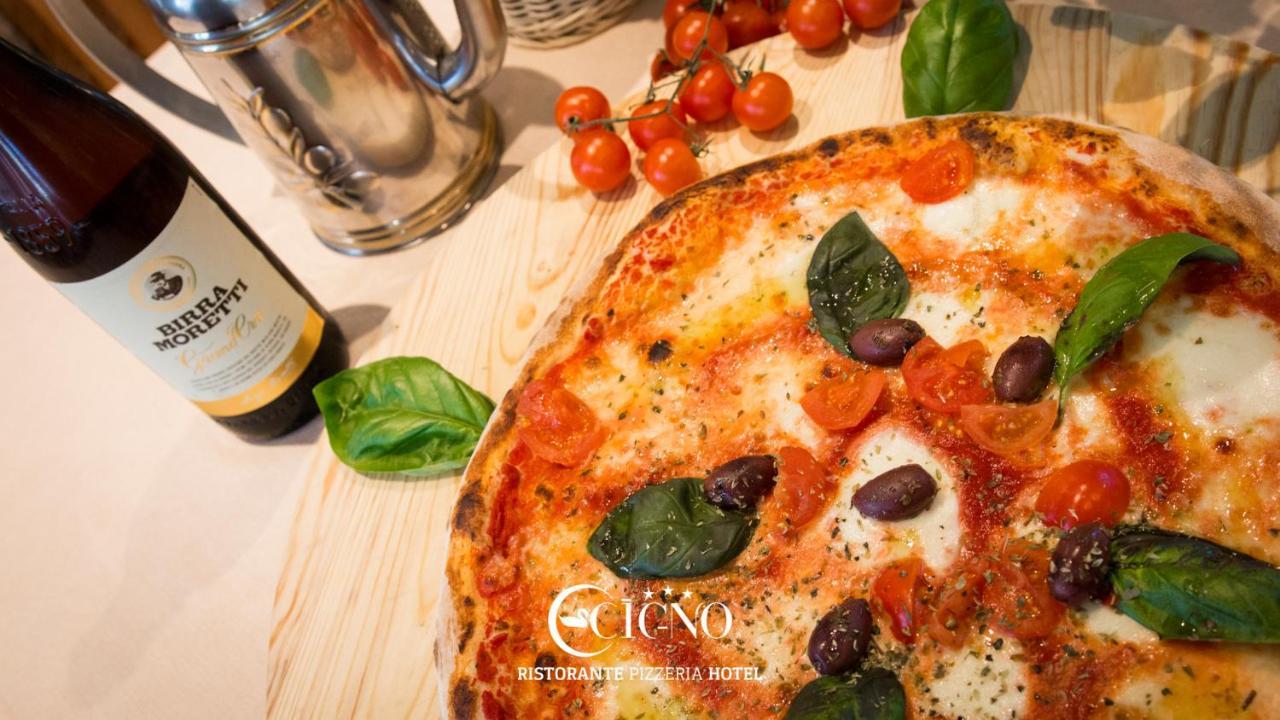 Hotel Ristorante Cigno - Camere And Aparthotel Латизана Екстериор снимка