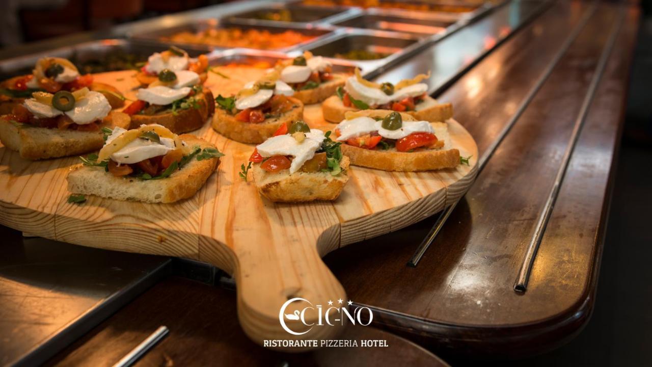 Hotel Ristorante Cigno - Camere And Aparthotel Латизана Екстериор снимка