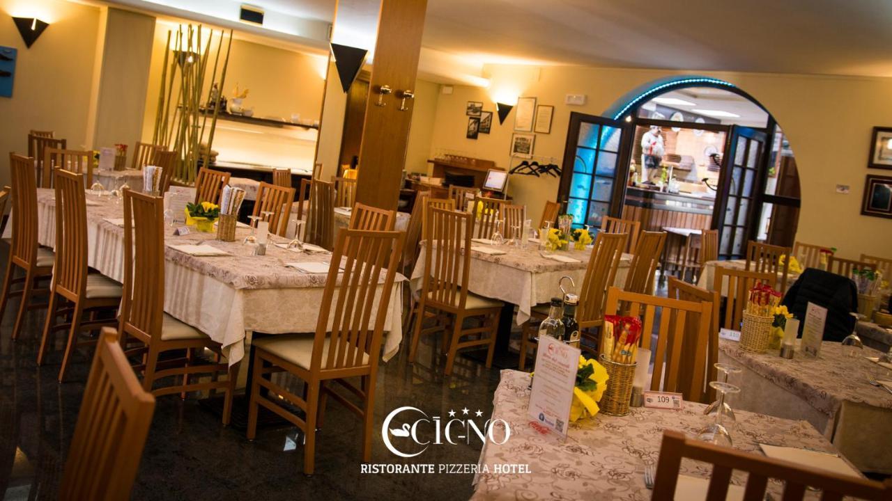 Hotel Ristorante Cigno - Camere And Aparthotel Латизана Екстериор снимка