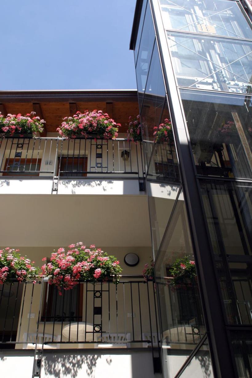 Hotel Ristorante Cigno - Camere And Aparthotel Латизана Екстериор снимка