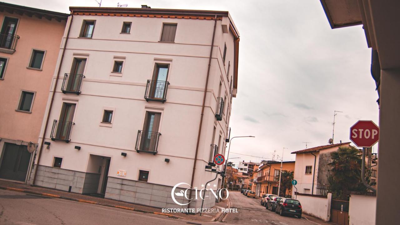 Hotel Ristorante Cigno - Camere And Aparthotel Латизана Екстериор снимка